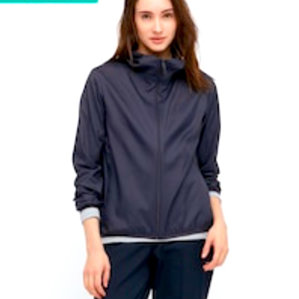 NWT Uniqlo women’s S rain/windbreaker.
